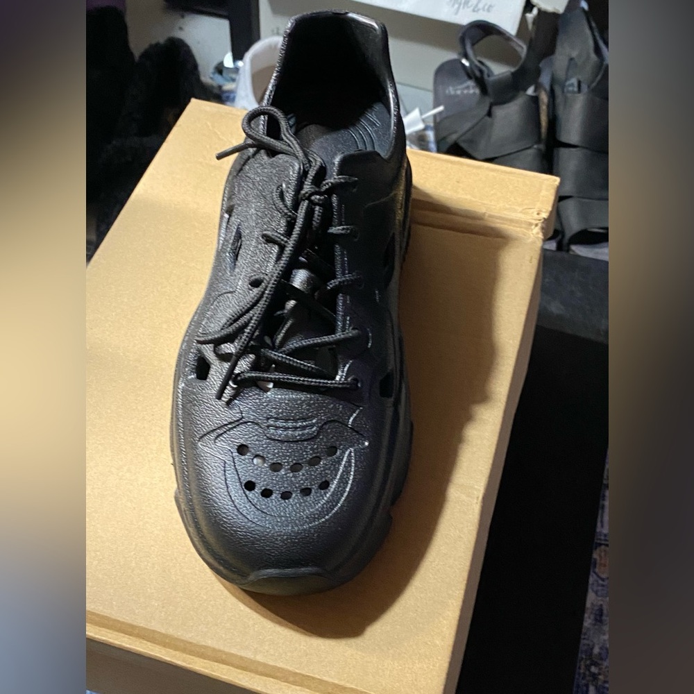 Cape Robbin Black women’s Sneakers